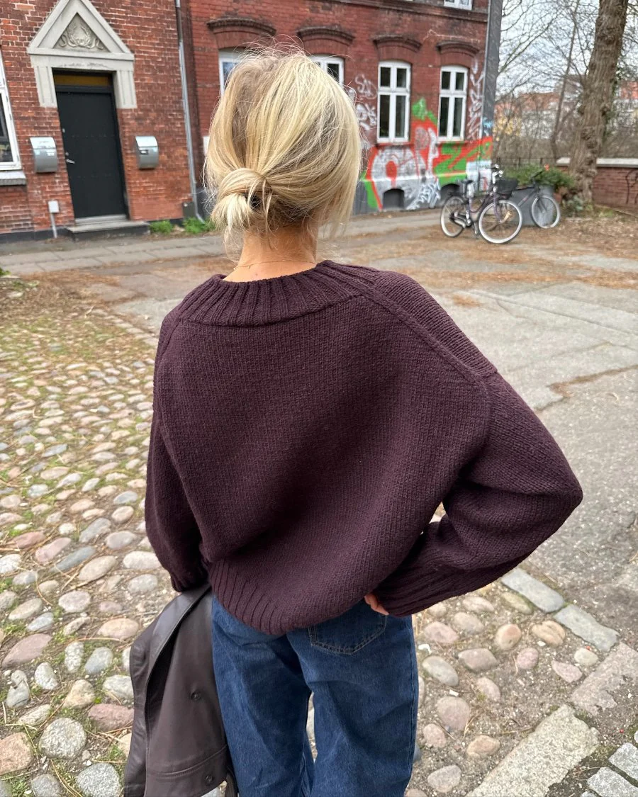 Hannah Sweater V-neck - Image 6