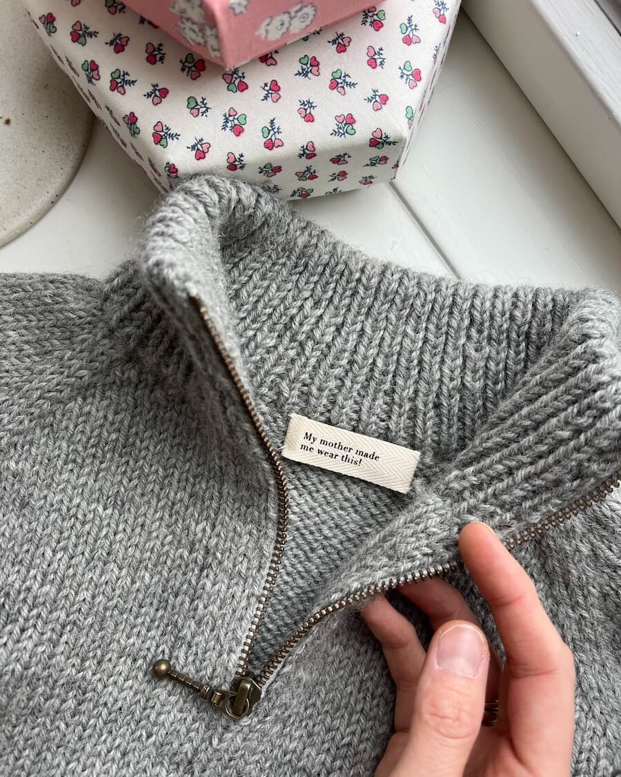 "My mother made me wear this!"-label - Image 3