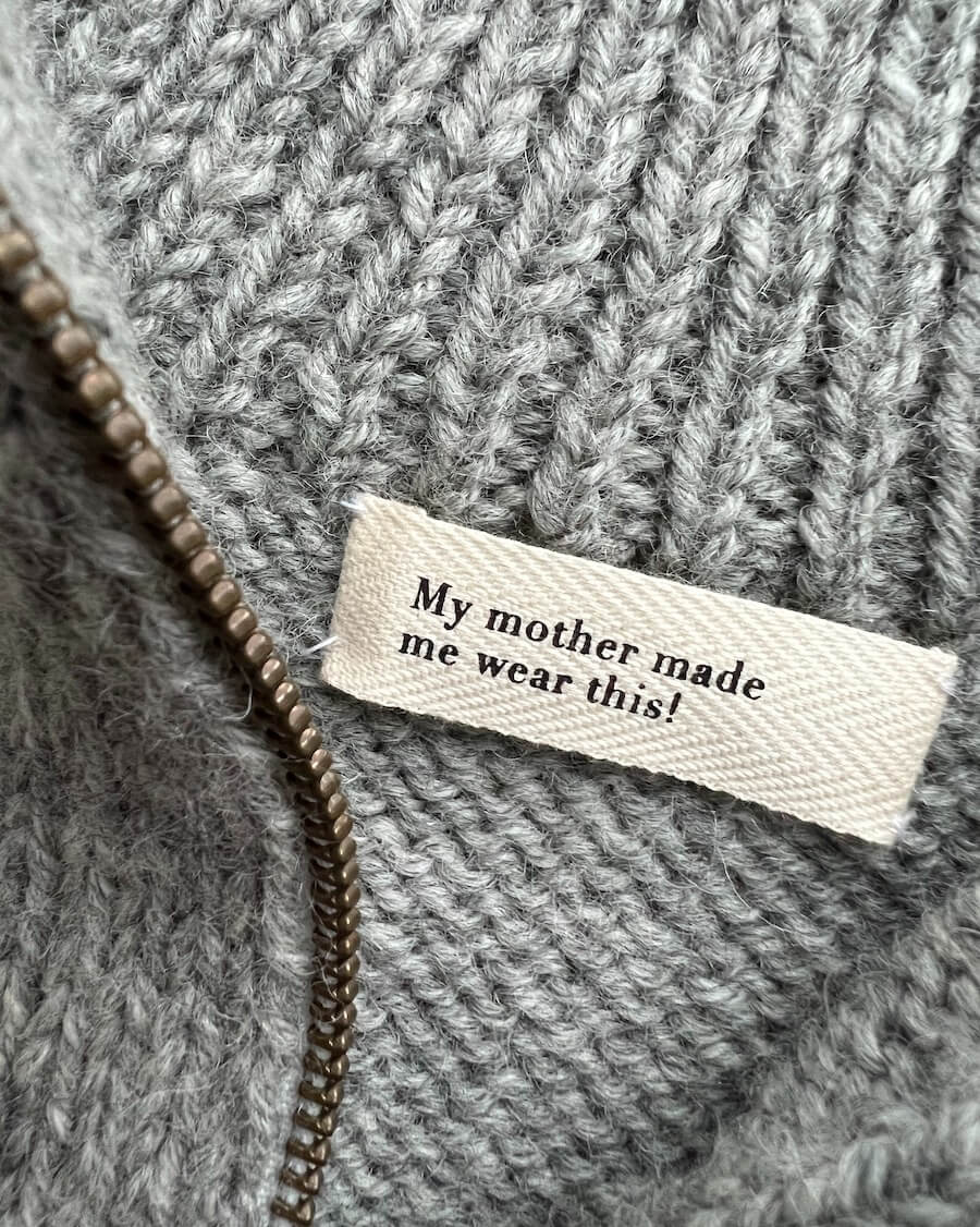 "My mother made me wear this!"-label - Image 4