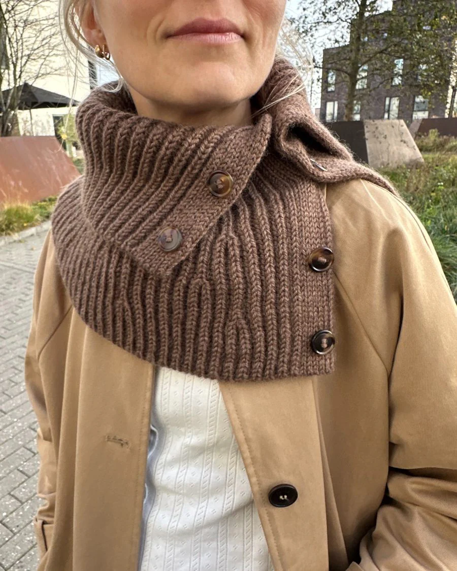 November Neck - Image 8